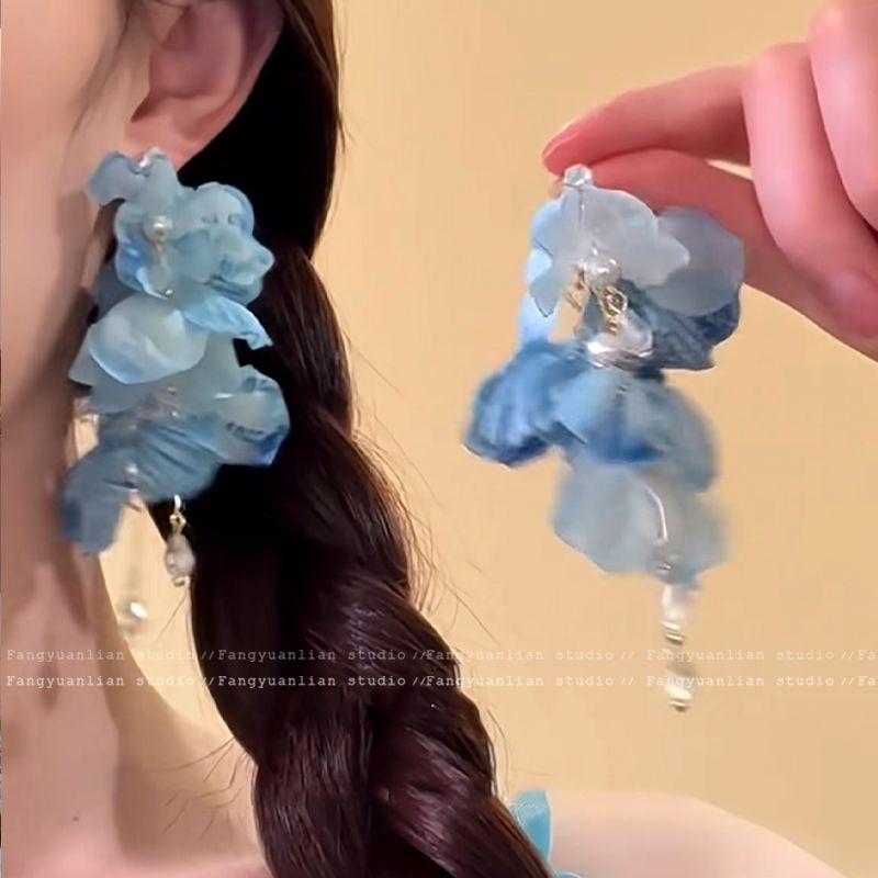 

Beautiful Roaring Purple Mesh Tassel Flowers Earrings for Women Elegant Long Eardrop Stud Earrings Unique Exaggerated Earrings No pierced ears! Blue flower tassel ear clip