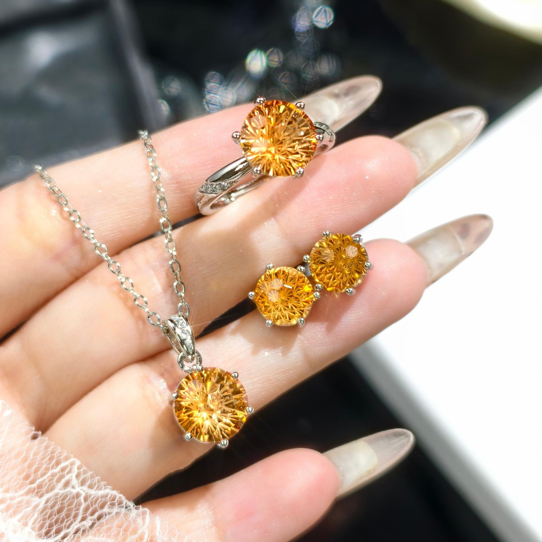 

2025 Простое и элегантное кольцо с открытым концом с желтым бриллиантом, женское универсальное серьги, подвеска-ожерелье, набор из трех предметов 45cm