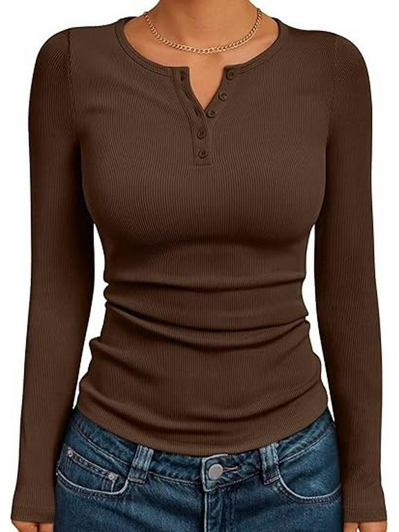 

Жіночий однотонний топ з довгим рукавом, V-подібним вирізом, на ґудзиках, фактурної в язки, Осінь 2025 XL кавовий