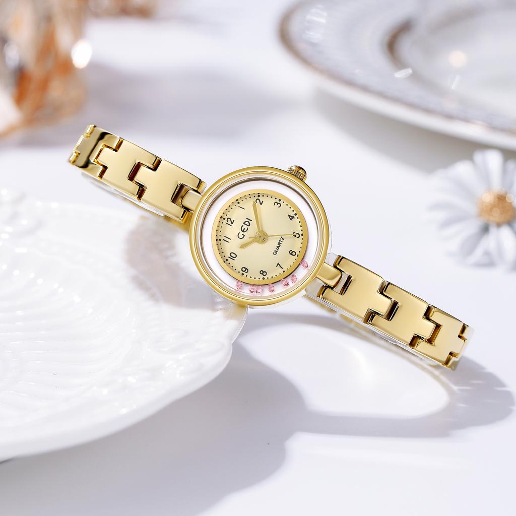 Light Luxury Fashion Alloy Women'S Watch, Small Disc Quicksand Watch, Waterproof Quartz Women'S Watch