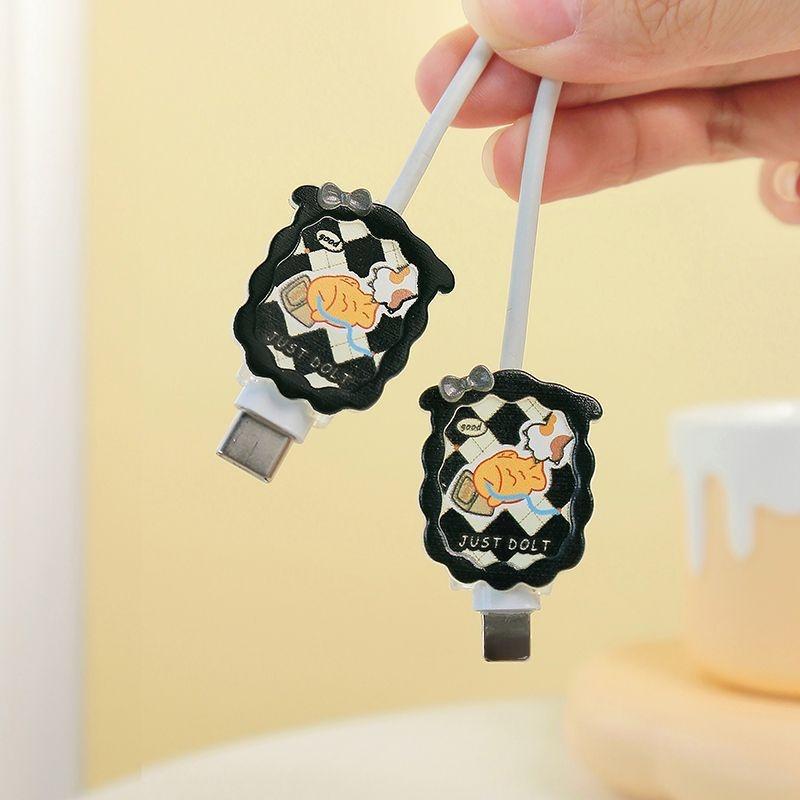 

Милый мультфильм рыба-мигрант для iPhone 14, кабель для передачи данных, защитный чехол для зарядки, противовзломный чехол, совместимый с iPhone 11, 12, 13, 15promax D