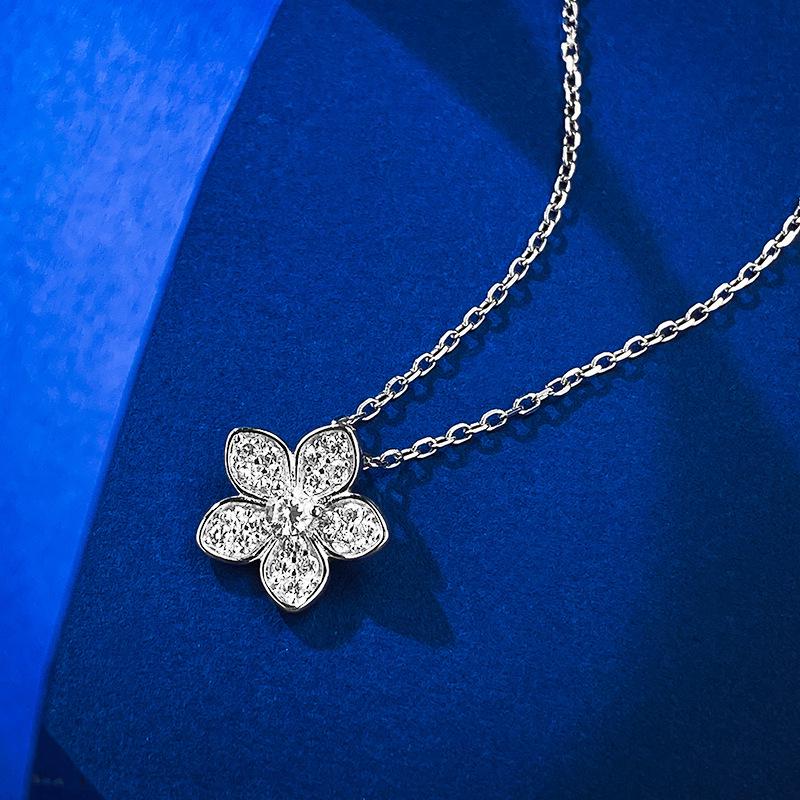 

Ожерелье из стерлингового серебра Lulu Tong с цветком и бриллиантовой цепочкой для ключицы – Женский роскошный нишевый дизайн 925 Silver белый/алмаз