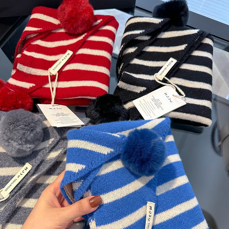 Châle Écharpe Rayé Rouge Fait Main 100% Laine avec Pompon Amovible – Polyvalent et Chaud pour Noël 2025