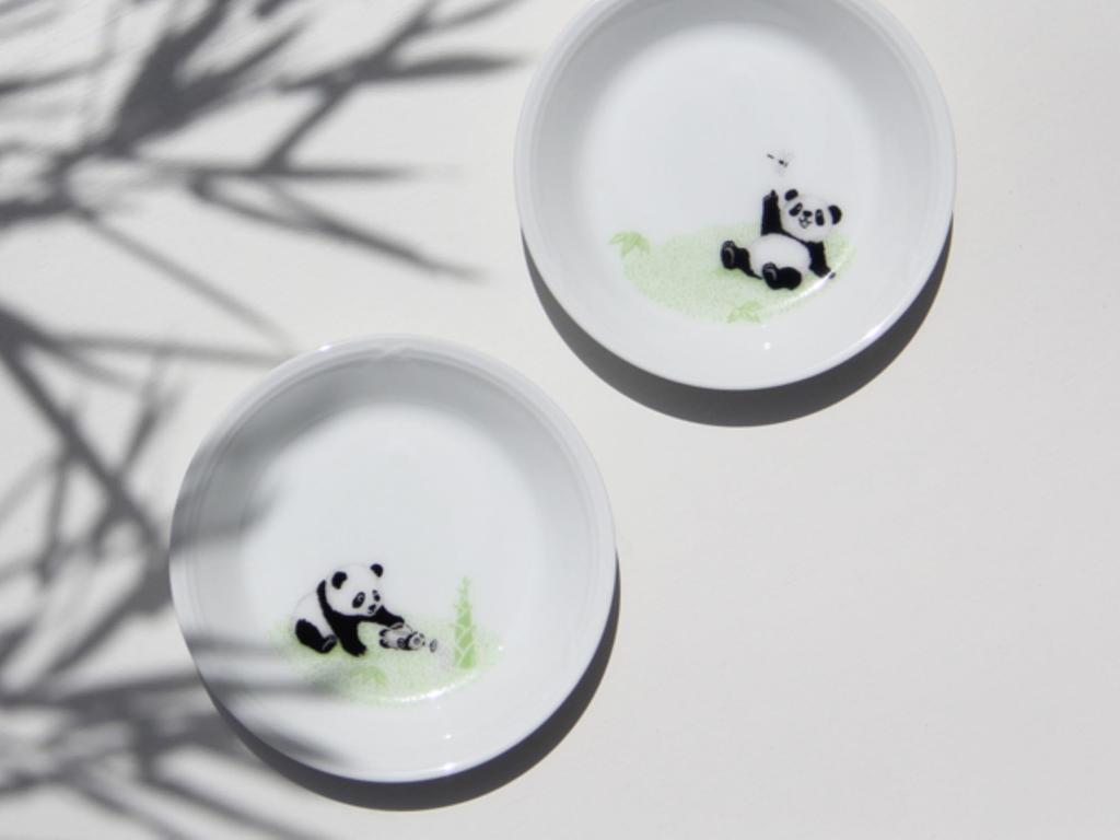 Okura Pottery Panda Parent and Child - Auspicious Tale - 11cm Small Plate Part 2 [Dragonfly Stop Here] Microwave and Dishwasher Safe, Made in Japan,