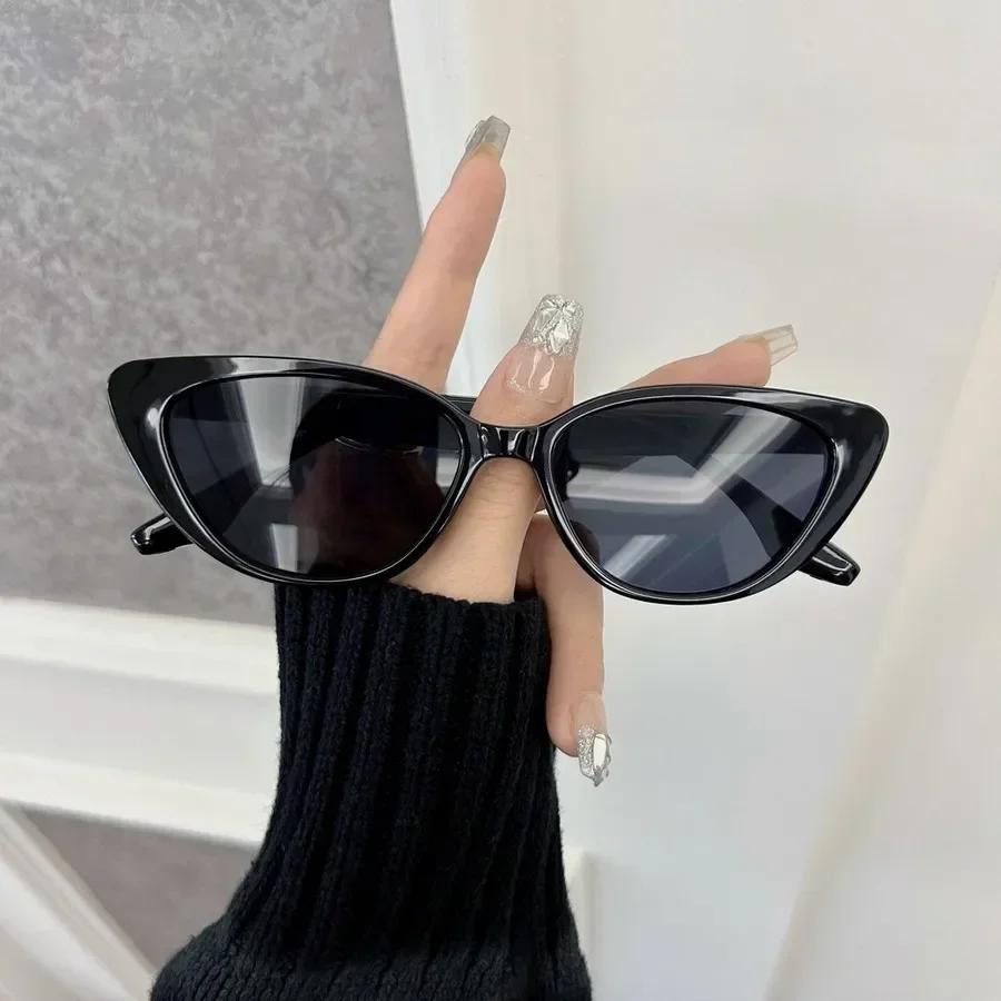 Retro Square Fashion Sunglasses Women Men Vintage Style Casual Trendy Small Female Male