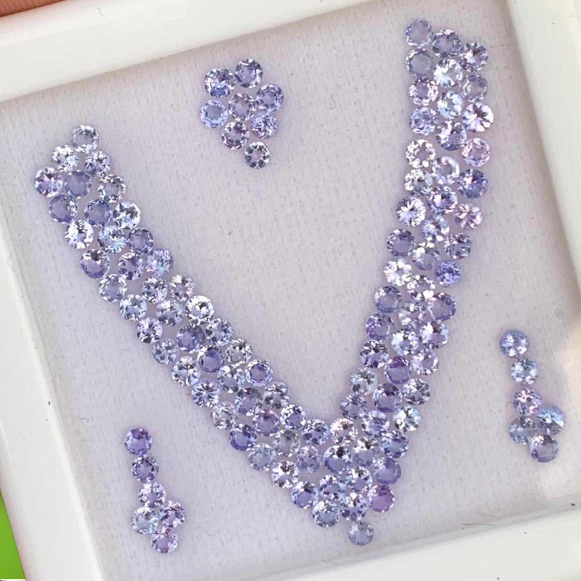 

Раскладка из 115 штук танзанита, натуральная круглая огранка, раскладка камней качества А. 4 mm Size Layout