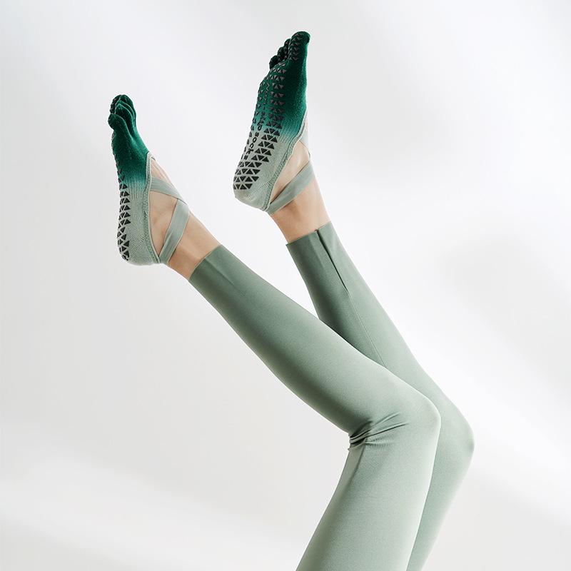 Ladies  Gradient Non-Slip Cross Strap Yoga Socks with Toe Separation One Size