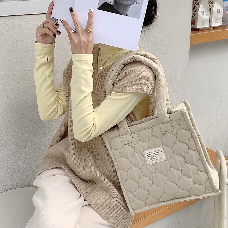 01 Large Capacity Shoulder Tote Bag Quilted Gourd Portable Commuter Bag Autumn and Winter Hand Bag Women