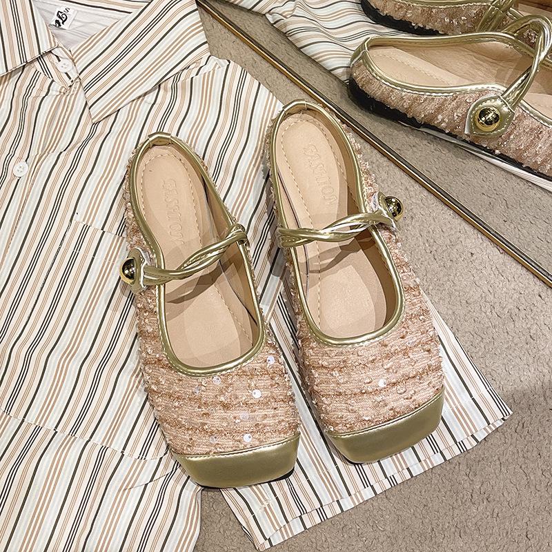 

Влітку 2024 року модні нові жіночі шльопанці з плоским дном, маленькі ароматні ліниві туфлі, повсякденні сандалі-рибалки. 40 рожевий