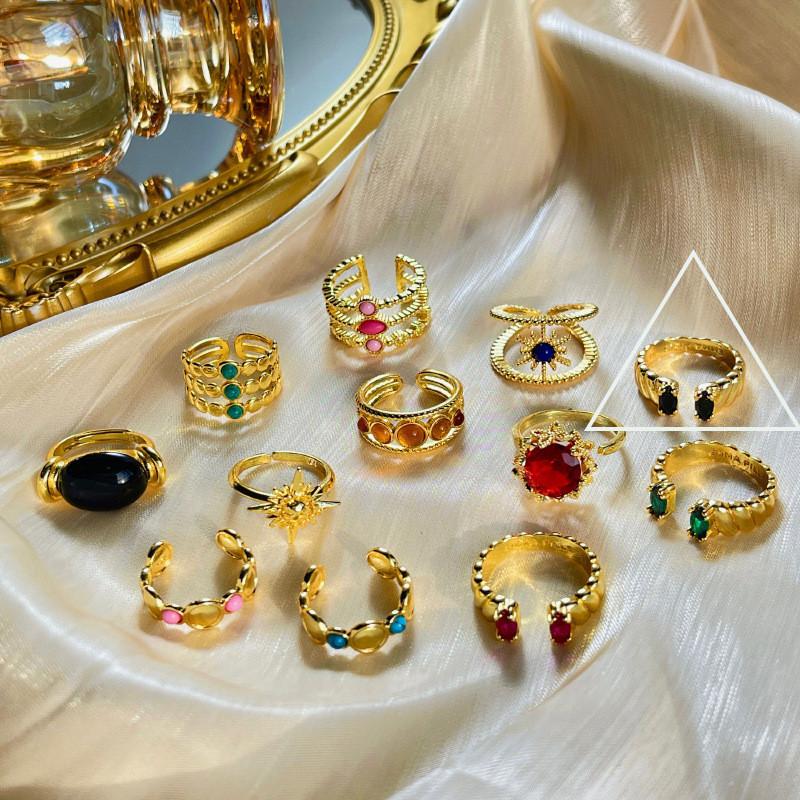 Elegant Vintage Style 18k Gold Ring For Women With Unique Geometric Design And Adjustable Fit