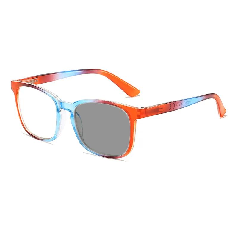 Fashionable Unisex Gradient Color Reading Glasses Men and Women Photochromic Presbyopia Eyeglasses Anti-UV Protective Sunglasses