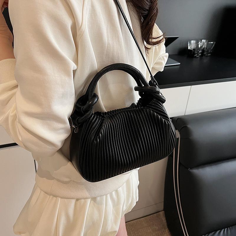 IELGY All-Match Pleated Striped Portable Bucket Bag Summer Simple Shoulder