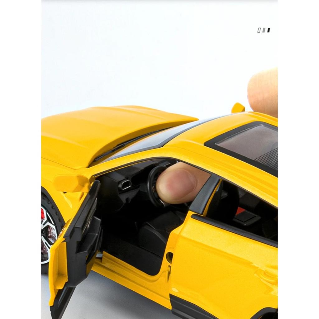 1/24 Lambos URUS Bison SUV Coupe Alloy Car Model Sound and Light Simulation Car Decoration Collection Toy Gift