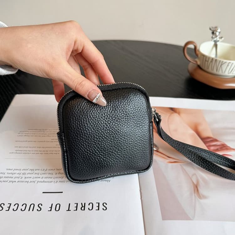 Lychee pattern mini change purse girl