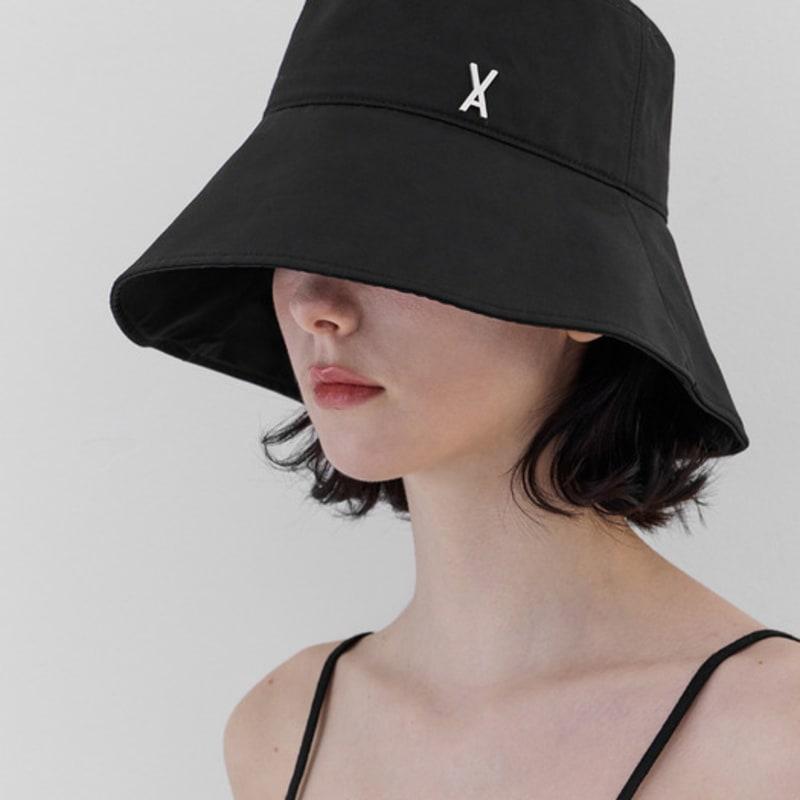 VARZAR VA Studded Solar Shield Bucket Hat Black