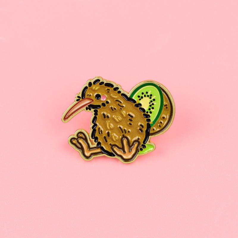 Kiwi Bird Enamel Lapel Pin Artistic Textured Zinc Alloy Brooch for Sweater Coat Casual Daily Wear Jewelry Accessory