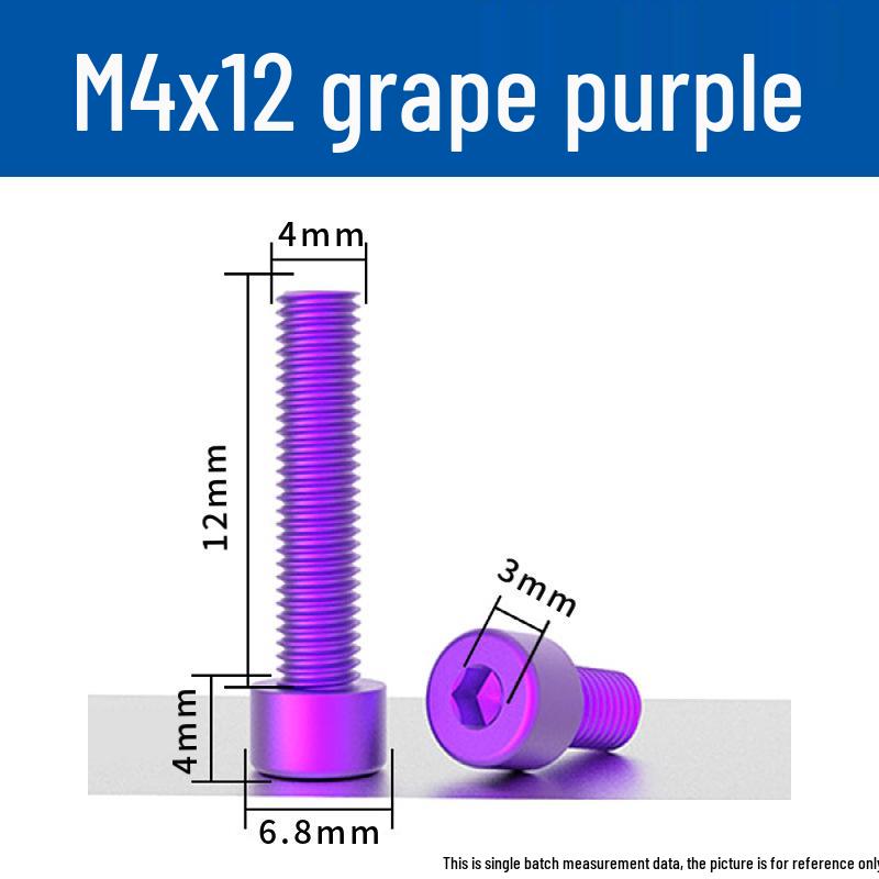 Šroub s vnitřním šestihranem M4 z eloxované hliníkové slitiny s válcovou zápustnou hlavou, antikorozní, barevná povrchová úprava.