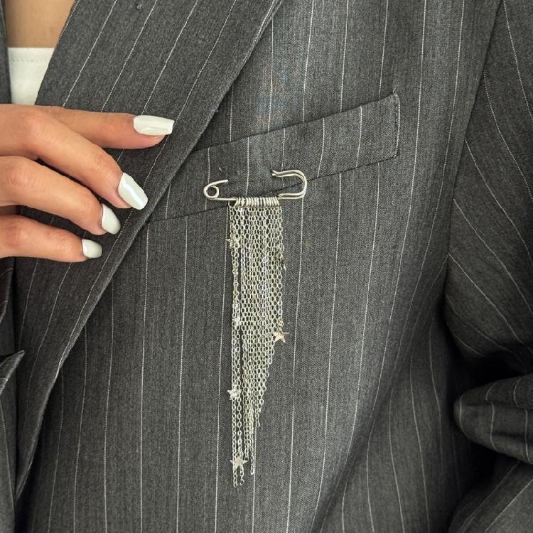 Elegant Metal Chain Tassels Brooch Badge With Layered Effect For Adding Flair To Coats Bags And Various Garments
