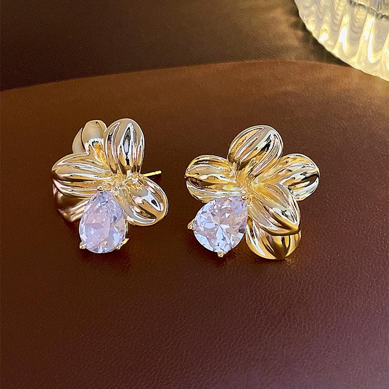 

Korean Fashion Gold-Plated Sterling Silver Zircon Flower Earrings
