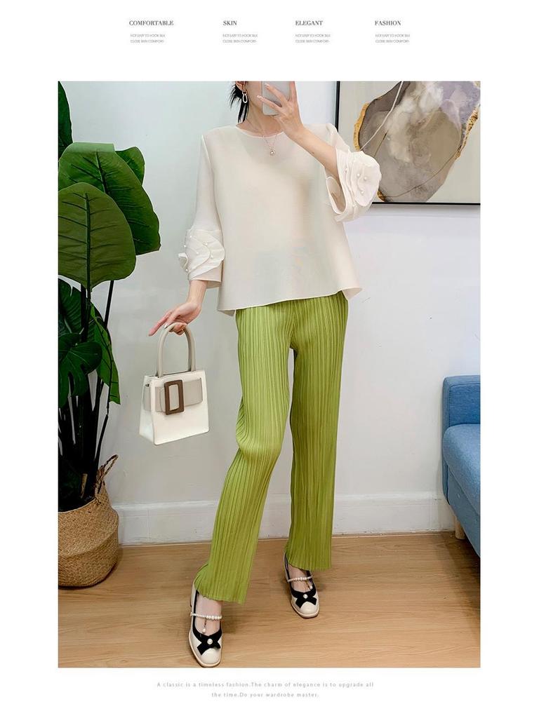 Damen Plissee Oberteil mit ausgestellten Ärmeln und Perlen-Rundhalsausschnitt