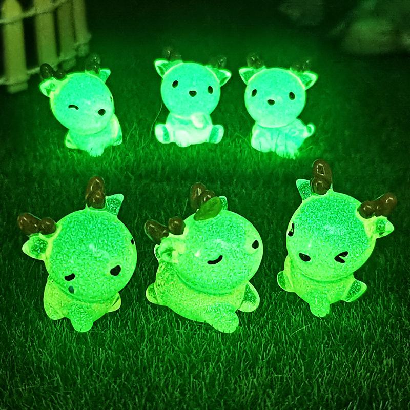 Micro-landscape Creative Simulation, Cute and Adorable Animal, Sika Deer, Garden Office, Home Desktop Decorations