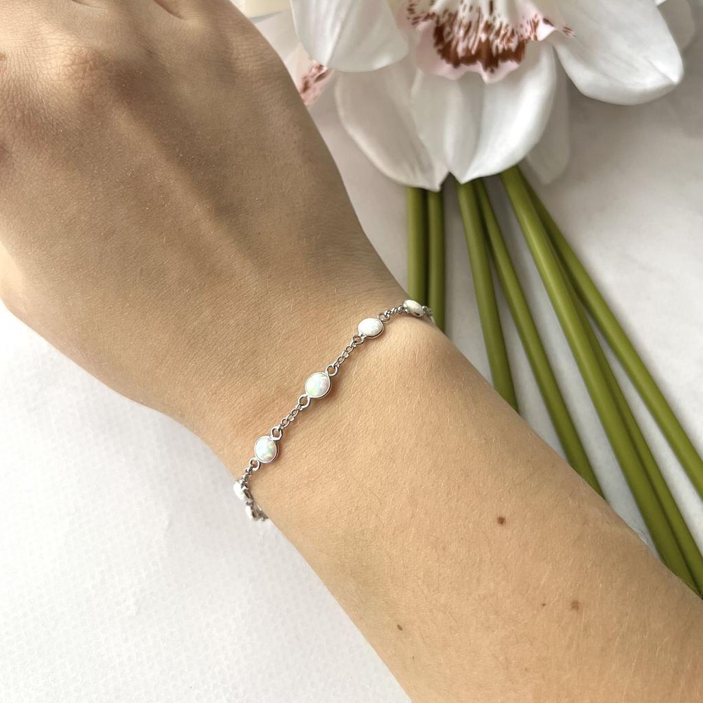 Silver Bracelet with Opal 2.415ct, Product Weight 2.59 G (2152828)