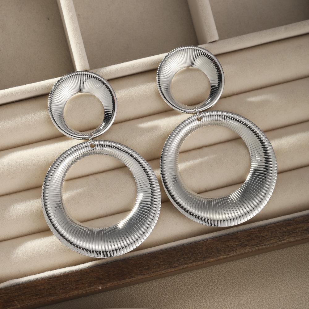 Striped double exhaust ring earrings European and American fashion versatile exaggerated nightclub stage Internet celebrity style earrings earrings