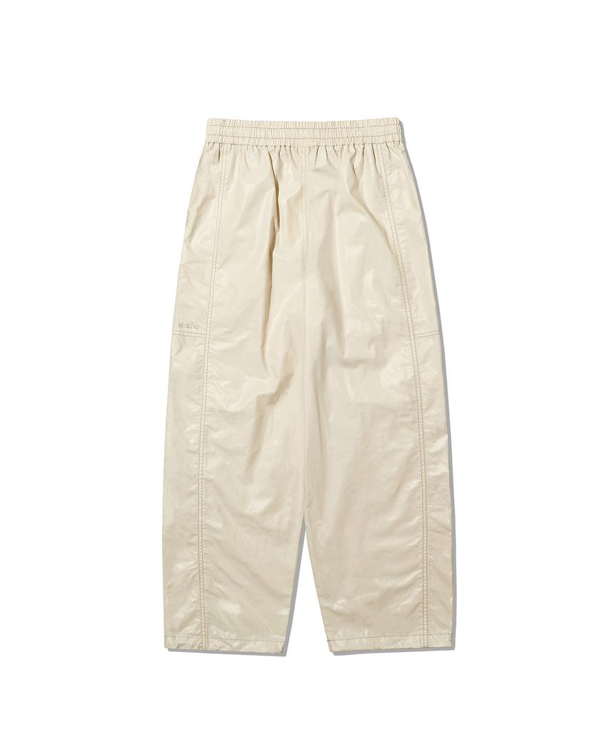 OIOI COLLECTION Layered Logo Glossy Coated Pants_Ivory