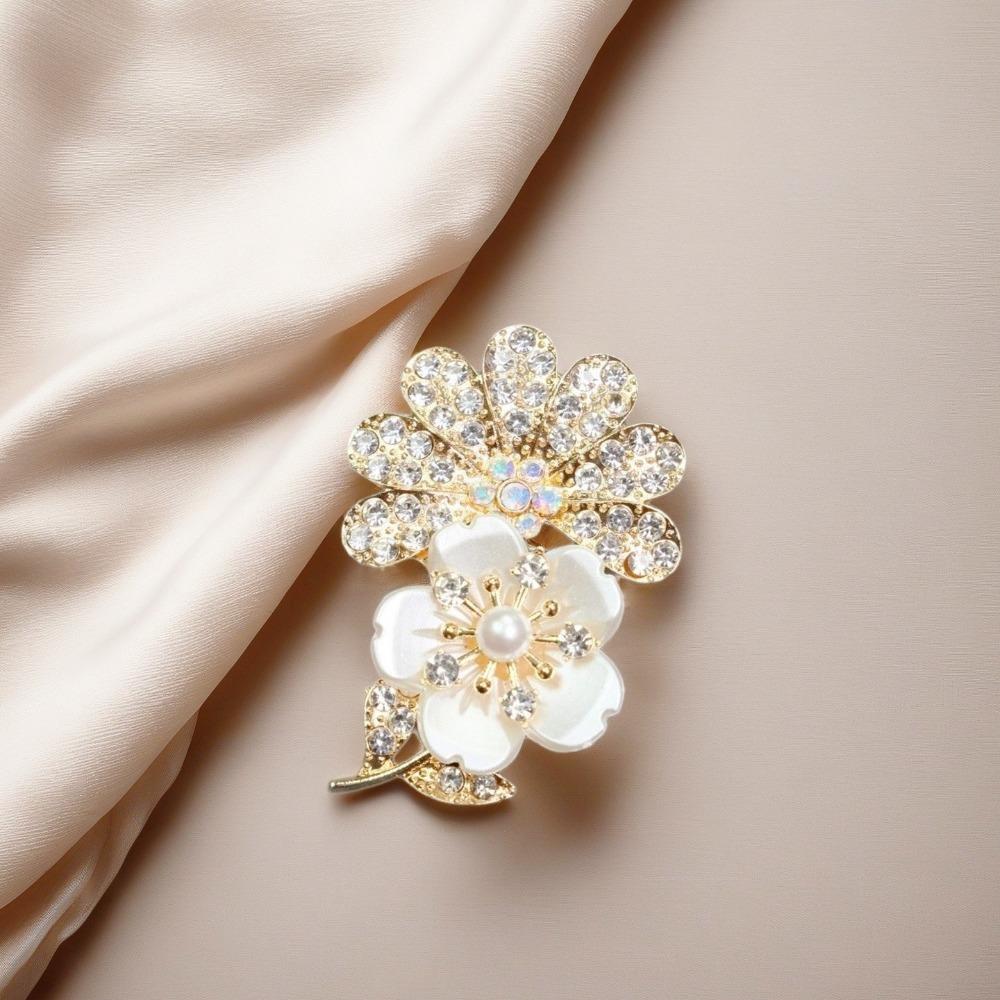 Shinning Crystal Rhinestone Flower Brooch Pearl-Set Alloy Vintage Style Pearl Flower Brooch Diamond Alloy Floral Brooch