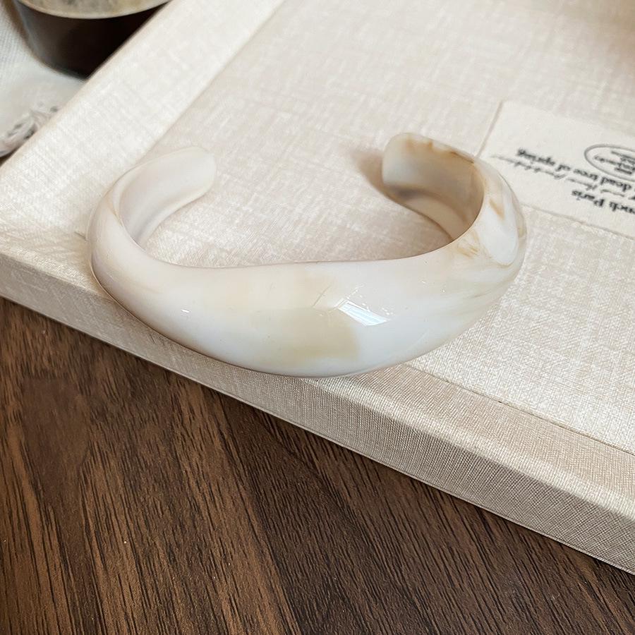 Dopamin Ombre Geometrischer Harzarmreif: High-End Europäischer & Amerikanischer Nischen-Modeschmuck