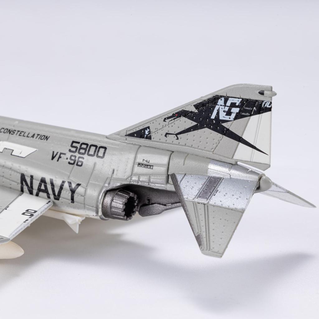 F4 1/144 Scale Metal Model Airplane (including Base) Scale Model Home Placement, Collection and Decoration Creative Gift