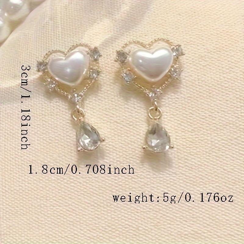1 Pair Vintage Court Style Hollow Heart Synthetic Pearl Earrings – Ins Cold Gentle Design, Light Luxury Fashion Accessory for Prom Ball & Daily Wear