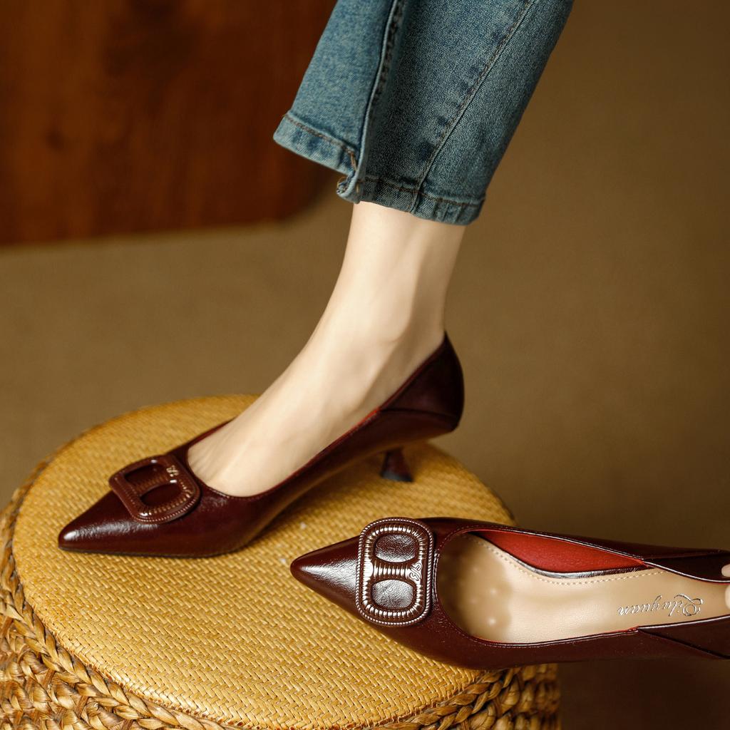 Not tired of thin heels and one-pedal shoes 2026 spring French soft leather square buckle pointed middle heel shallow mouth single shoes