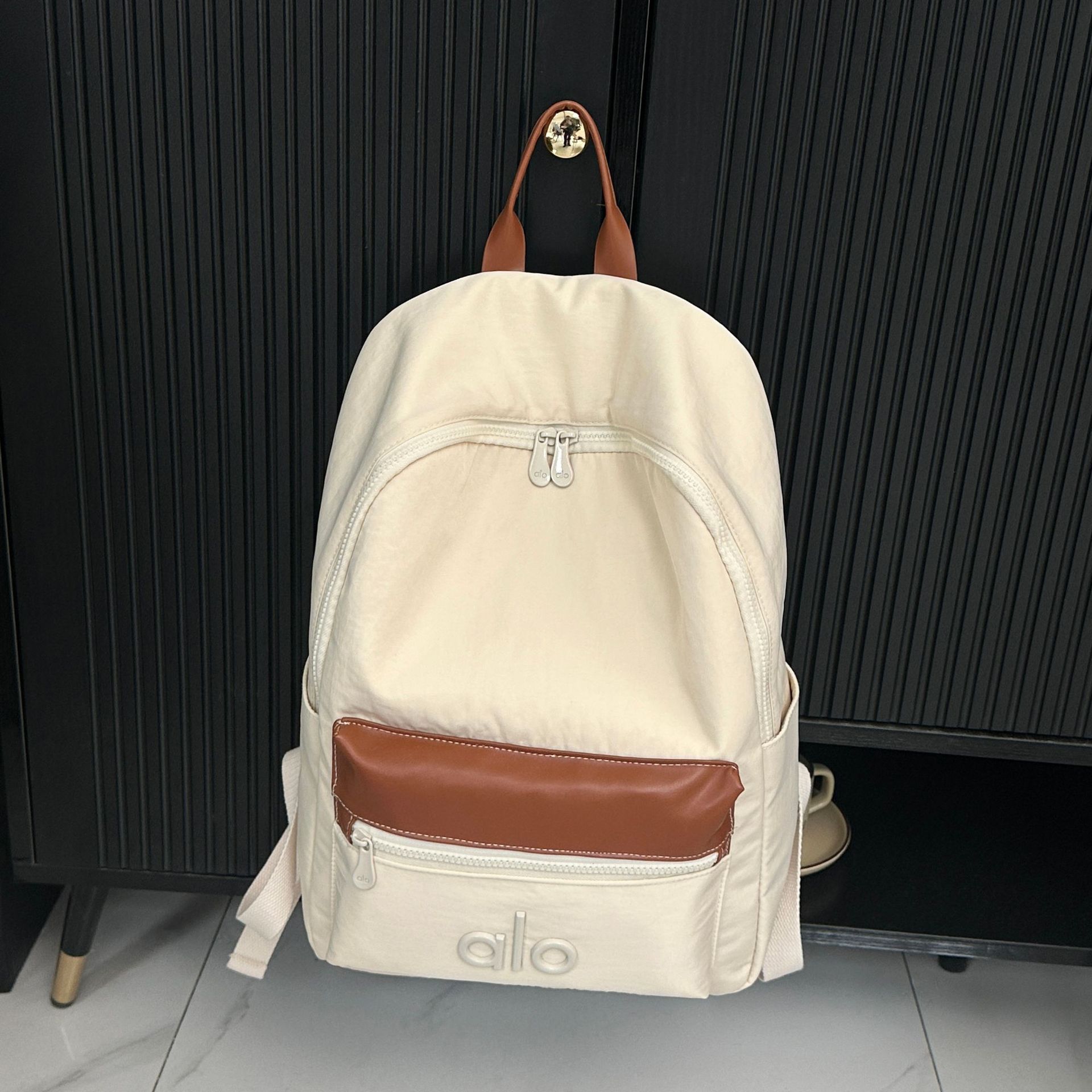

New Backpack Waterproof Nylon Fabric Casual Versatile Travel Bag Personalized Lightweight Large Capacity Backpack белый