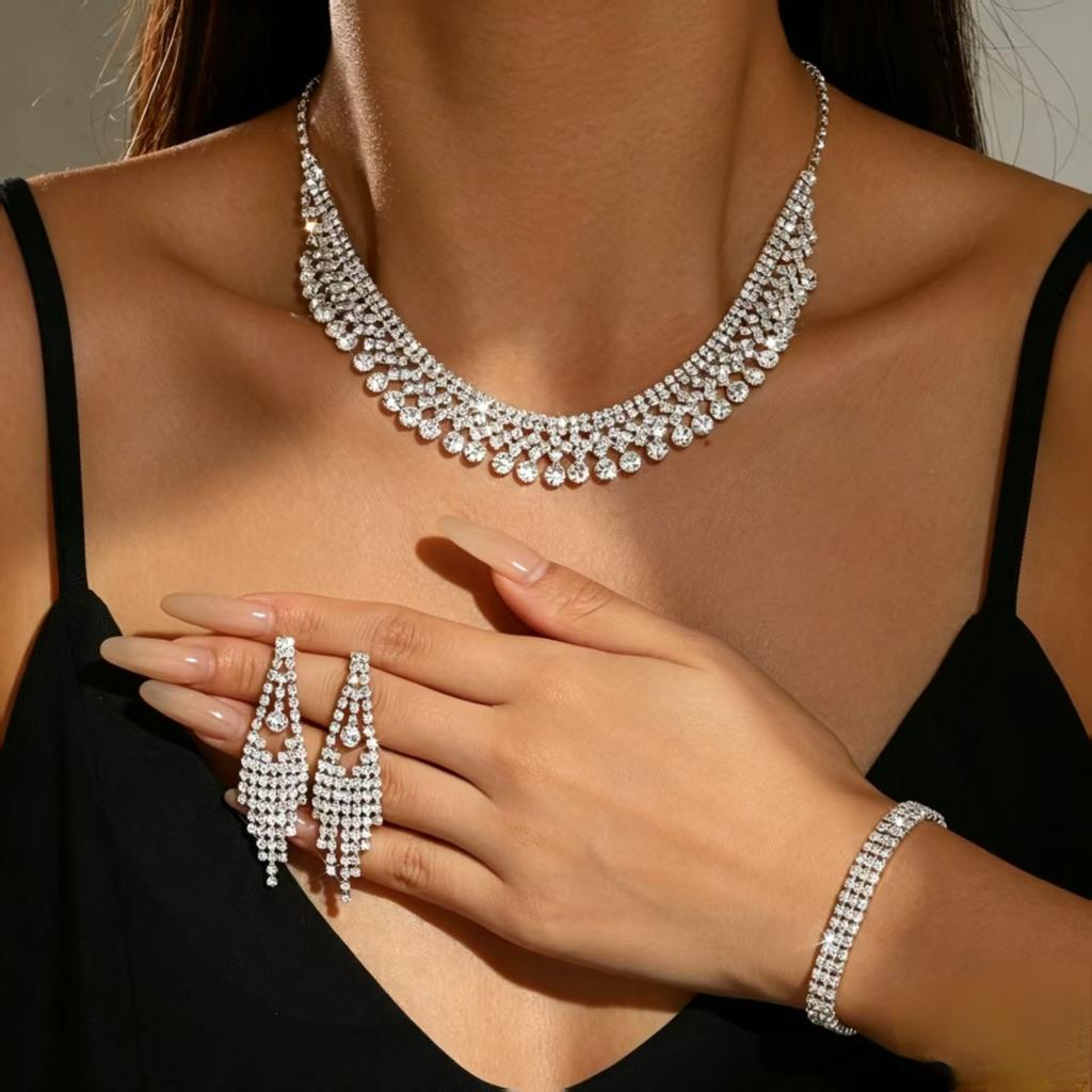 Hot Selling 2026 Winter Vintage Jewelry Set Alloy 4 Pcs Kit Includes Necklace Earrings Bracelet Ring for Party Daily Women Gift
