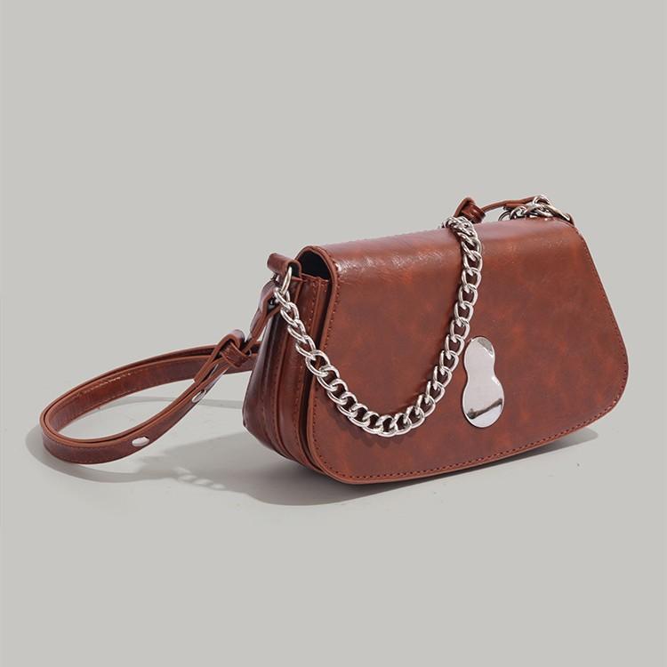 Niche High-End French Baguette Bag French Style Large Capacity Commuter Retro Chain Underarm Bag 2025 New Single Shoulder Bag Trendy