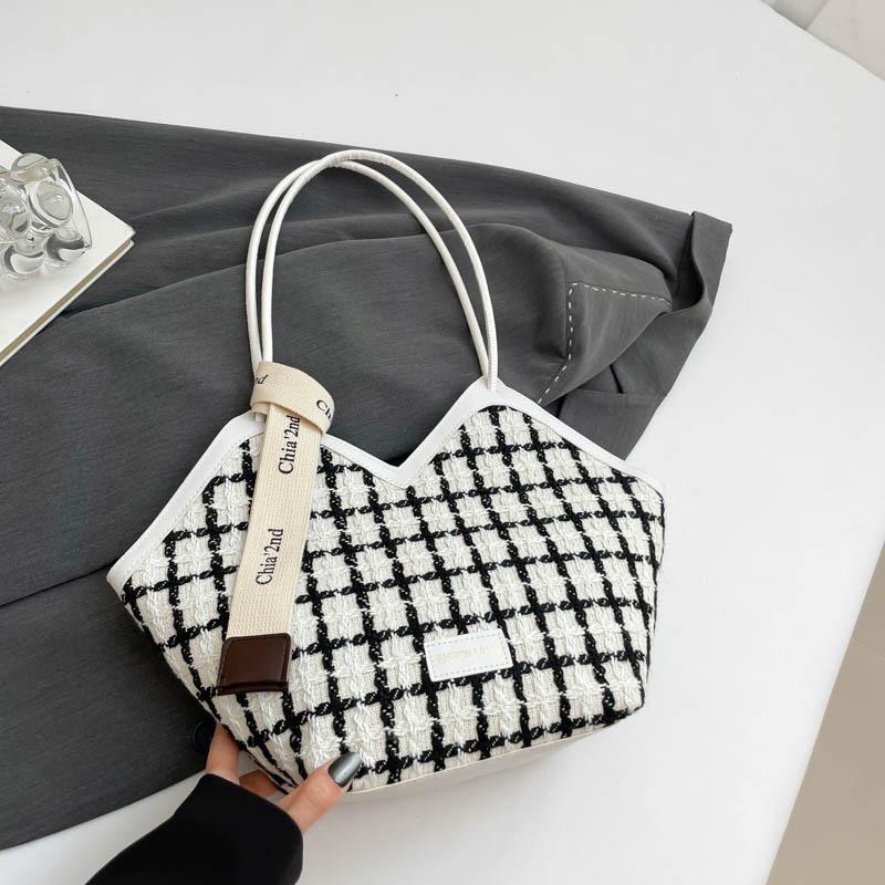 Plaid Shoulder Bag Women's 2025 Winter New Trendy Fashion Sense Large Capacity Commuter Tote Bag Underarm Bag Women