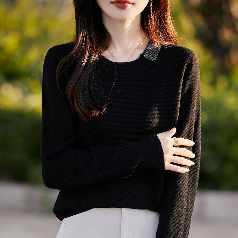 Women's Merino Wool Turn-Down Collar Cardigan Pullover Sweater - Fashionable Knitwear Base Layer.