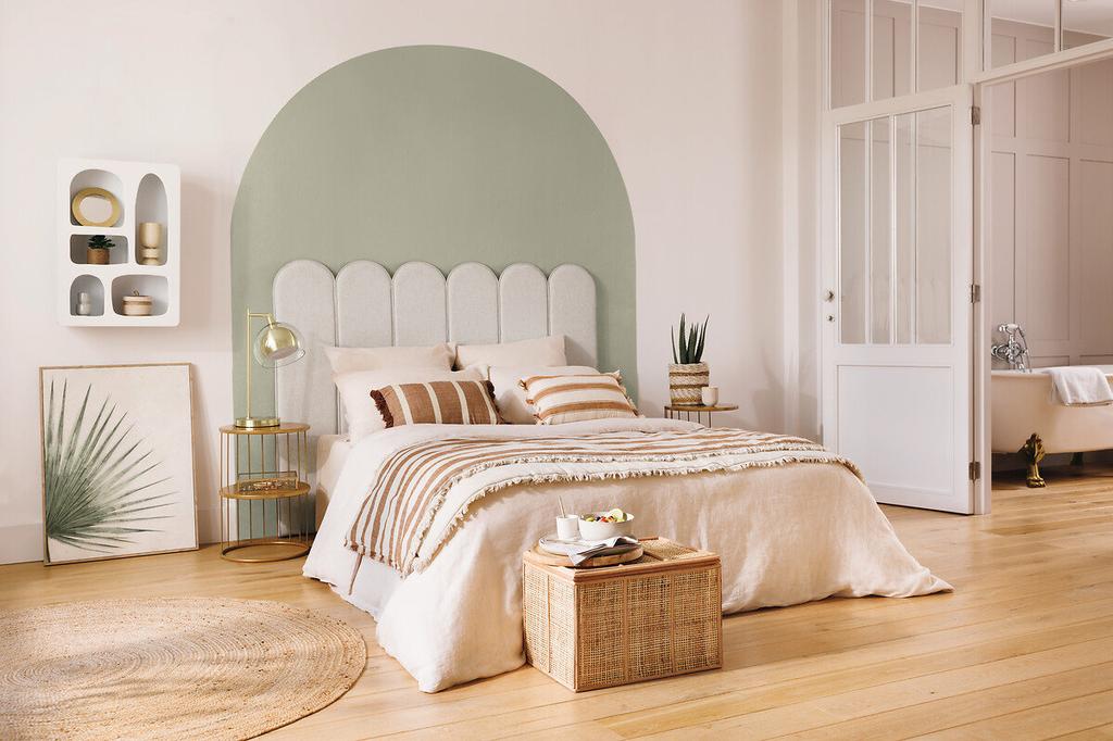 Kobu runder Tisch 52cm goldfarbenes Metall mit Ablagen