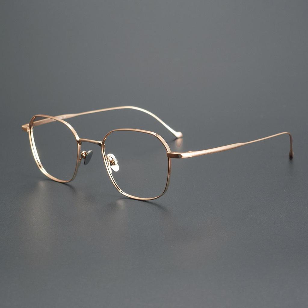 Rame de ochelari clasice retro poligonale din titan cu accente de sârmă aurie, potrivite pentru lentile de prescripție