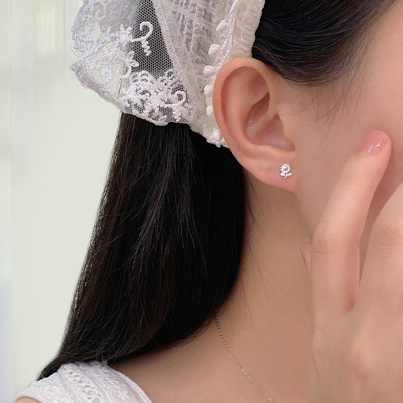 Sunflower Earrings Are Versatile  Fresh Simple  Compact and Exquisite for Pierced Ears