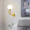 Die Wandlampe im Wohnzimmer ist einfach und modern, und das nordische Geweihschlafzimmer ist kreativ. Die Flur- und Balkontischlampe