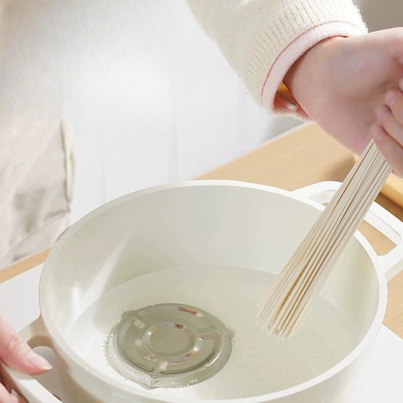 The Stainless Steel Cooking Pot Anti-overflow Device Prevents The Bottom of The Pot From Overflowing When Cooking Noodles or Making Soup