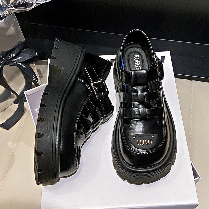 

Модные мягкие кожаные сандалии с толстой подошвой, женские летние сандалии с открытым носком, повседневные римские туфли с увеличенной высотой и полыми плетеными носками 40 чёрный