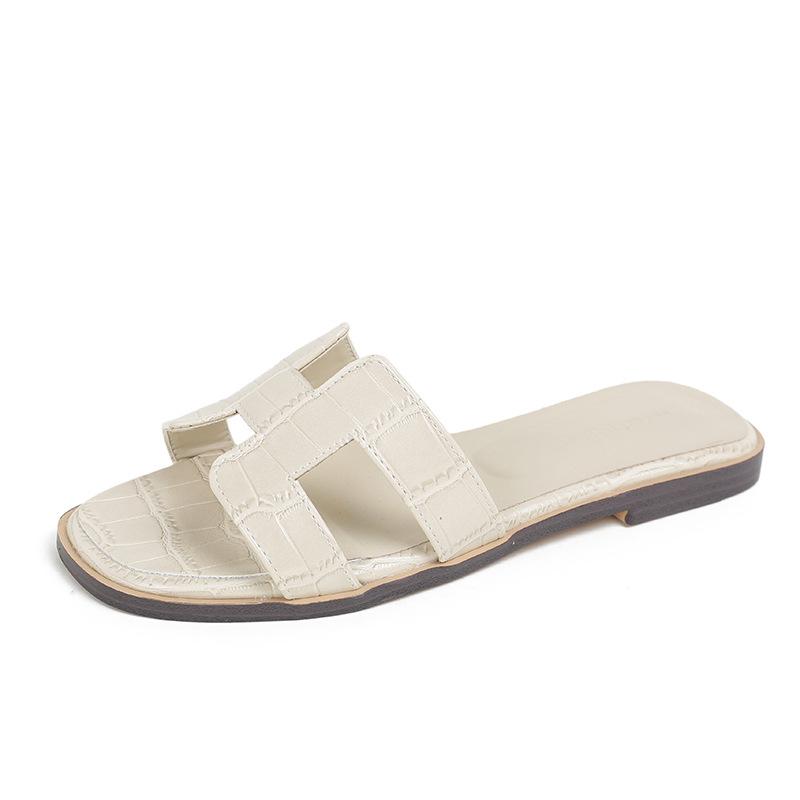 Klapki damskie z wzorem krokodyla do noszenia na zewnątrz 2025 nowa letnia moda wszechstronne na płaskiej podeszwie sandały plażowe podróżne