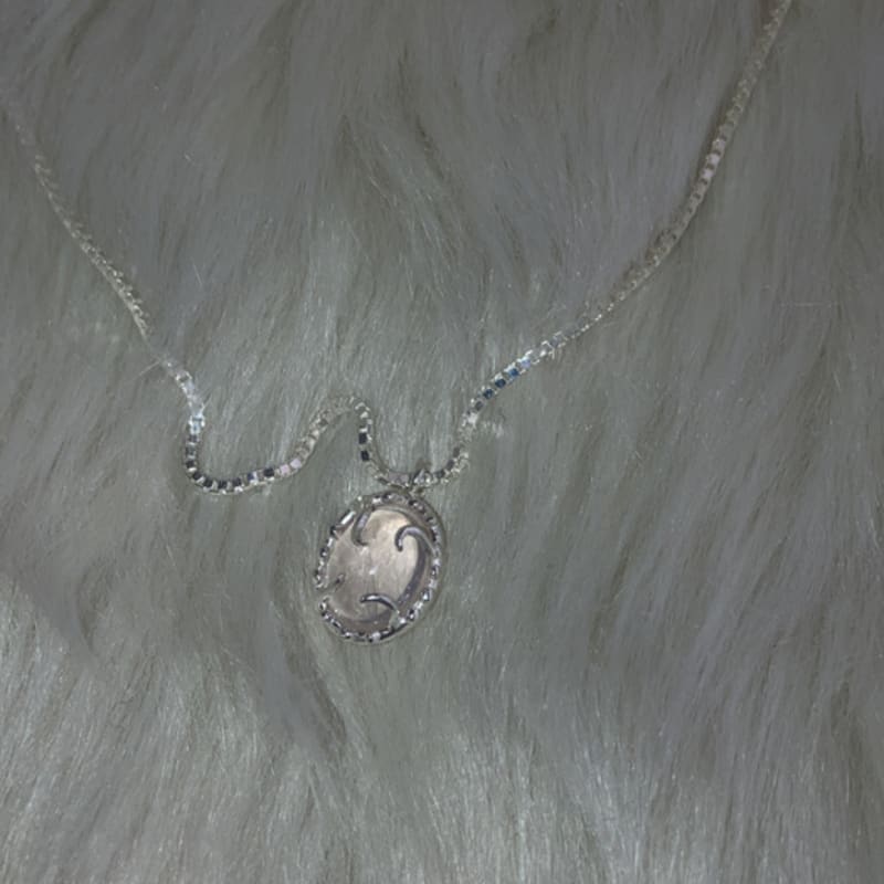 

fillow rose quartz clasp necklace SILVER