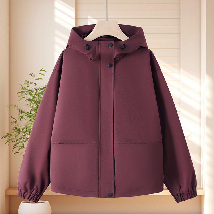 Stylish Spring Windbreaker for Middle-Aged Women - Lightweight, Fashionable, Large Size Jacket for Spring and Autumn