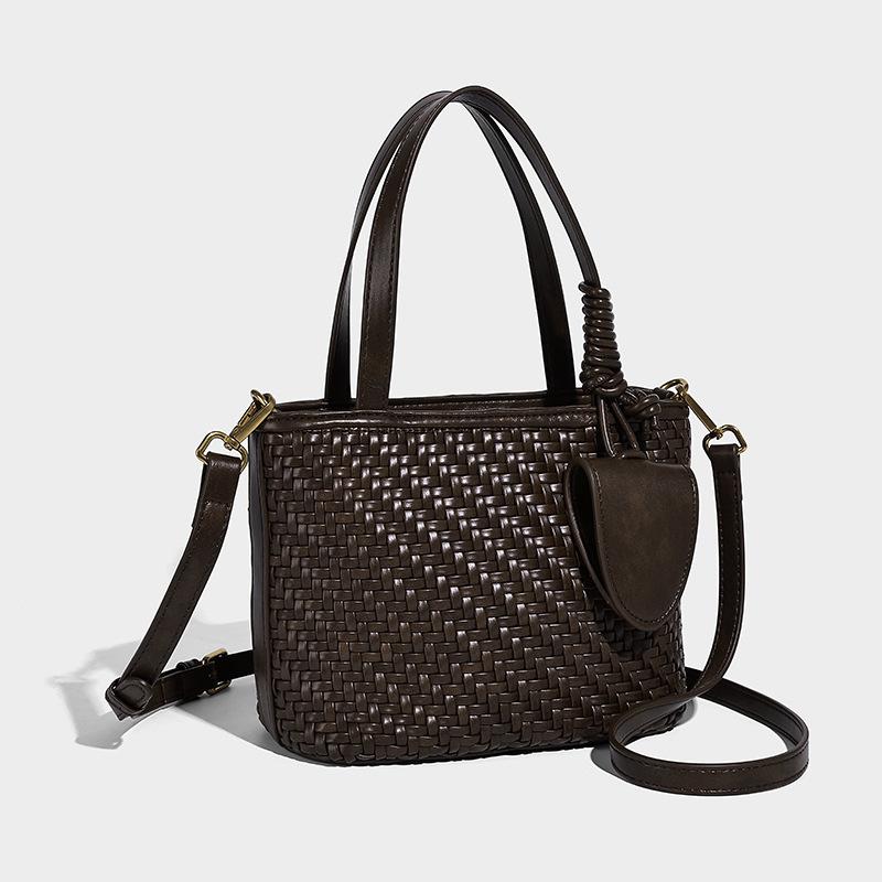 High-end Hand-woven Bag 2025 Autumn Winter New Style Basket Bag Fashionable Shoulder Bag Stylish Versatile Crossbody Bag