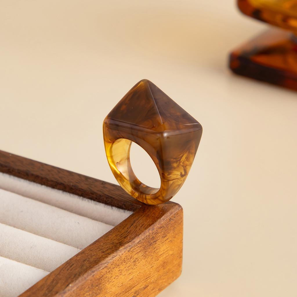 Fashion Gradient Square Triangle Cut Resin Ring Designer Handbag Shaped Band Ring For Women INS Daily Minimalist Jewelry