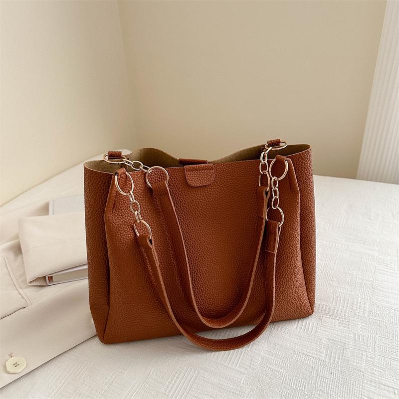 

Bag Women s 2024 Summer New Simple Fashion Large Capacity Casual Commuter Tote Bag Retro Shoulder Crossbody Bag коричневий